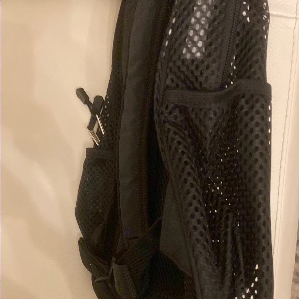 Mesh Backpack - Picture 4 of 5